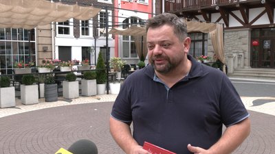 «Всі чекали політичних мемуарів, а я написав фентезі». Першу книгу Юрія Луценка представили в Рівному «Всі чекали політичних мемуарів, а я написав фентезі». Першу книгу Юрія Луценка представили в Рівному