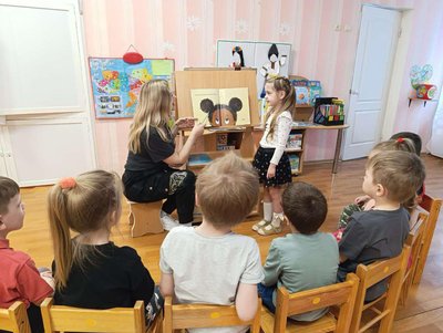 "Якщо я фея квітів, то мушу феячити": черкащанка виготовляє світильники у вигляді квітів