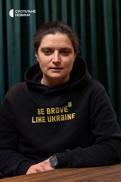 Керівниця проєкту Victory Drones фонду Dignitas Марія Берлінська під час інтервʼю Суспільному, Київ, 9 лютого 2026 року Керівниця проєкту Victory Drones фонду Dignitas Марія Берлінська під час інтервʼю Суспільному, Київ, 9 лютого 2026 року