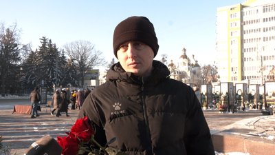 Із загиблим на війні бійцем та футзалістом Едуардом Петриком попрощались у Рівному Із загиблим на війні бійцем та футзалістом Едуардом Петриком попрощались у Рівному