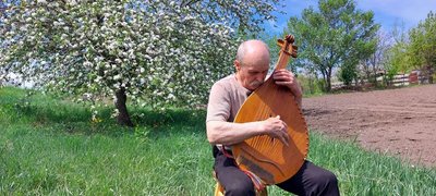 "Бандура — це я сам": історія музиканта з Черкащини, який займається кобзарством понад 60 років "Бандура — це я сам": історія музиканта з Черкащини, який займається кобзарством понад 60 років