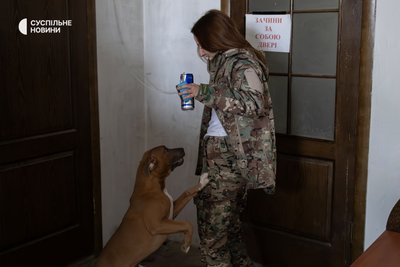 Військовослужбовиця підрозділу "Шквал" Анна із позивним "Ікс". Запоріжжя, березень 2026 року Військовослужбовиця підрозділу "Шквал" Анна із позивним "Ікс". Запоріжжя, березень 2026 року
