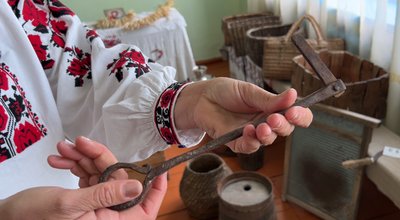 “Це наше – українське”: музей з речей місцевих жителів створили у сільському клубі на Рівненщині “Це наше – українське”: музей з речей місцевих жителів створили у сільському клубі на Рівненщині