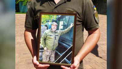 На Чернігівщині попрощалися з двома військовими ЗСУ — Констянтином Ярових та Олександром Єгоровим На Чернігівщині попрощалися з двома військовими ЗСУ — Констянтином Ярових та Олександром Єгоровим