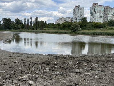 У Полтави зникла вода в одному із Пушкарівських ставків: чому потрібні гідротехніки У Полтави зникла вода в одному із Пушкарівських ставків: чому потрібні гідротехніки