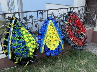 У Херсоні попрощались із загиблим на Донеччині військовослужбовцем Дмитром Бондарчуком У Херсоні попрощались із загиблим на Донеччині військовослужбовцем Дмитром Бондарчуком