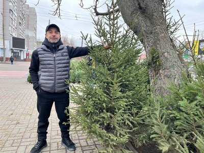 Від 200 гривень до 40 тисяч: у Черкасах стартував ялинковий ярмарок Від 200 гривень до 40 тисяч: у Черкасах стартував ялинковий ярмарок