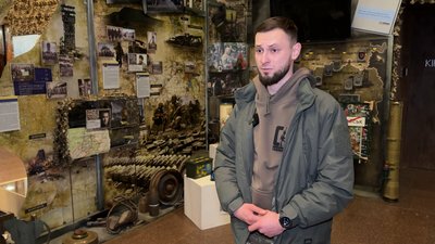 презентація фільму "Фокс" Луганський прикордонний загін боєць Луганського прикордонного загону бригади "Помста" "Хміль" Дніпро 14 січня 2025 рік презентація фільму "Фокс" Луганський прикордонний загін боєць Луганського прикордонного загону бригади "Помста" "Хміль" Дніпро 14 січня 2025 рік