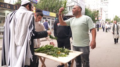 Їсти, молитися і нічого не робити: як дотримуються шабату хасиди в Умані Їсти, молитися і нічого не робити: як дотримуються шабату хасиди в Умані