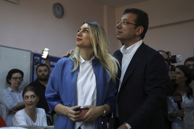 Заарештованого мера Стамбулу Імамоглу обрали кандидатом у президенти на виборах у Туреччині Заарештованого мера Стамбулу Імамоглу обрали кандидатом у президенти на виборах у Туреччині
