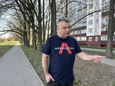 У селі на Полтавщині місцеві скаржаться, що працівники ЖКГ обрізали здорові дерева У селі на Полтавщині місцеві скаржаться, що працівники ЖКГ обрізали здорові дерева