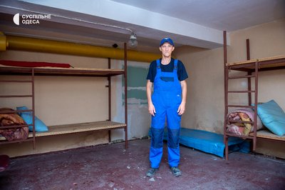 "Доводилося кидати інструмент і бігти": одеський комунальник із інвалідністю поїхав укріплювати позиції ЗСУ на Донеччині "Доводилося кидати інструмент і бігти": одеський комунальник із інвалідністю поїхав укріплювати позиції ЗСУ на Донеччині