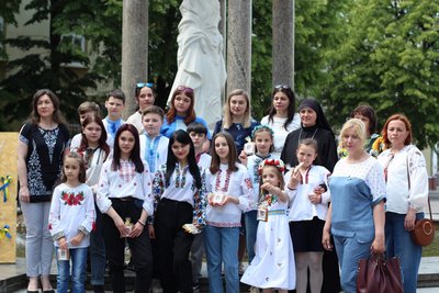 Вшанували пам’ять загиблих під час війни дітей. В Івано-Франківську провели тихий перформанс