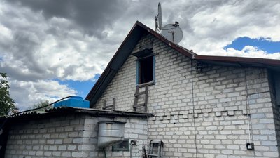 Пошкоджений будинок Святогорівка Донецька область 14 серпня 2025 рік Пошкоджений будинок Святогорівка Донецька область 14 серпня 2025 рік