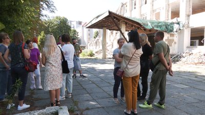 Батьки учнів розбомбленого ліцею подали до суду Батьки учнів розбомбленого ліцею подали до суду
