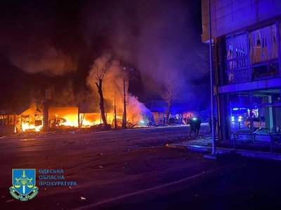 Прокуратура розпочала розслідування чергової атаки дронів на Одесу: фото наслідків Прокуратура розпочала розслідування чергової атаки дронів на Одесу: фото наслідків