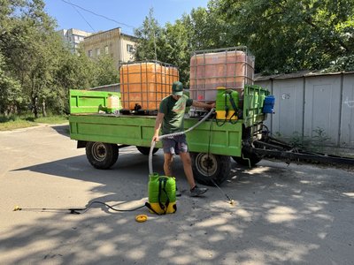 У Полтаві почали обробляти амброзію: в яких мікрорайонах У Полтаві почали обробляти амброзію: в яких мікрорайонах