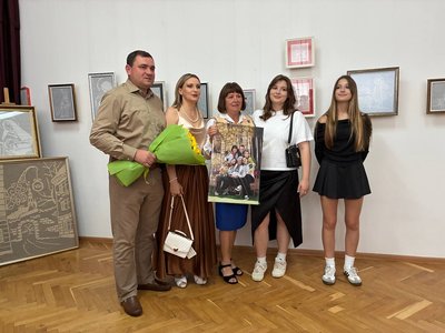 Виставка картин, представили виставку, мисткиня, Марини Футуренко, Тернопільщина, липень 2025 Виставка картин, представили виставку, мисткиня, Марини Футуренко, Тернопільщина, липень 2025