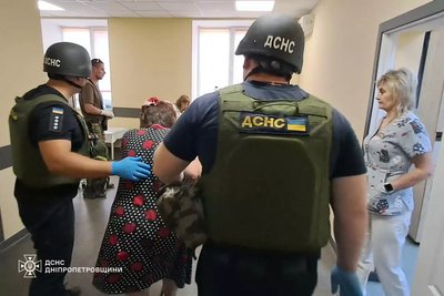 Четверо людей поранені через обстріли Нікопольщини та Синельниківщини, збили російський БпЛА Четверо людей поранені через обстріли Нікопольщини та Синельниківщини, збили російський БпЛА