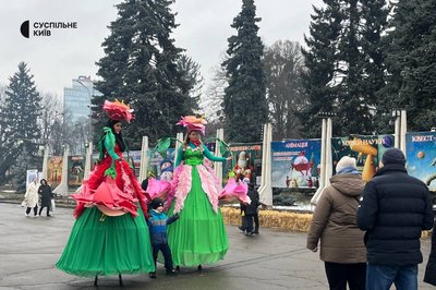 Частування та виступи ансамблів: на столичному ВДНГ святкують Масницю Частування та виступи ансамблів: на столичному ВДНГ святкують Масницю