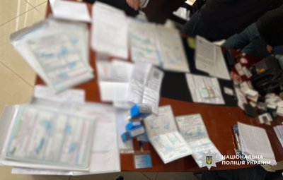 В Одесі викрили схему продажу медичних довідок для моряків: підозрюють керівника медцентру В Одесі викрили схему продажу медичних довідок для моряків: підозрюють керівника медцентру