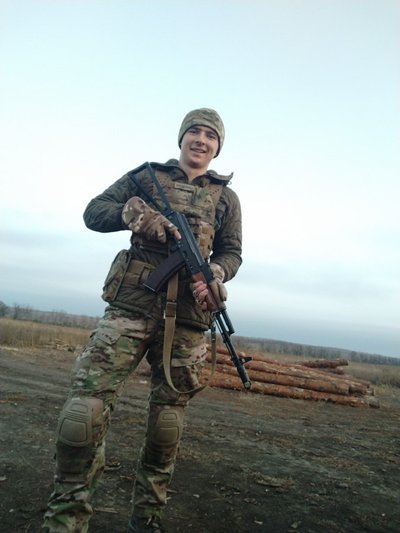 Навчав побратимів англійської мови в полоні. Історія морпіха Івана Калініченка Навчав побратимів англійської мови в полоні. Історія морпіха Івана Калініченка