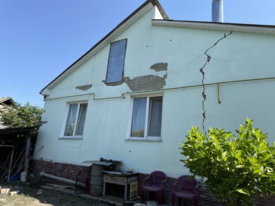 “УАЗ взяв на себе удар і врятував будинок”: життя під обстрілами у Великій Писарівці