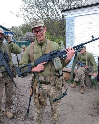 У Києві посеред вулиці побили ветерана, поліція відкрила кримінальну справу У Києві посеред вулиці побили ветерана, поліція відкрила кримінальну справу