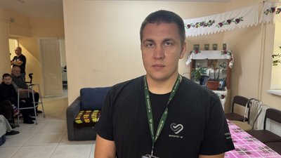 Представник громадської організації "Центру надання гуманітарної допомоги "Волонтер-68" Євгеній Харламов Представник громадської організації "Центру надання гуманітарної допомоги "Волонтер-68" Євгеній Харламов