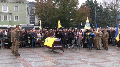Був бійцем "Азову": у Рівному попрощались з військовим Олександром Гуменюком Був бійцем "Азову": у Рівному попрощались з військовим Олександром Гуменюком