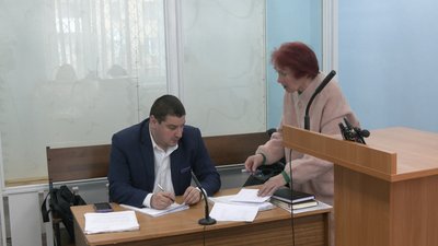"Дитина тільки почала жити": у Чернігові слухали справу про відібрання дочки у найстаршої матері України Підвербної "Дитина тільки почала жити": у Чернігові слухали справу про відібрання дочки у найстаршої матері України Підвербної
