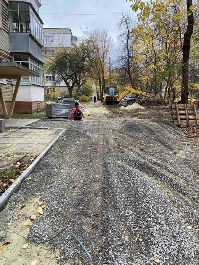 У Львові на Сихові ремонтують чотири двори у співфінансуванні з жителями У Львові на Сихові ремонтують чотири двори у співфінансуванні з жителями