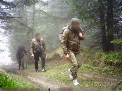 Чоловіки потрапили у фотопастку поблизу кордону з Румунією Чоловіки потрапили у фотопастку поблизу кордону з Румунією