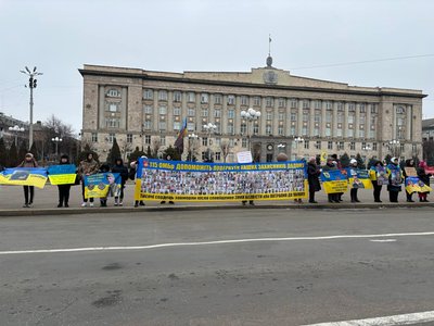"Я вірю, що він прийде": у Черкасах відбулася акція на підтримку полонених і зниклих безвісти "Я вірю, що він прийде": у Черкасах відбулася акція на підтримку полонених і зниклих безвісти