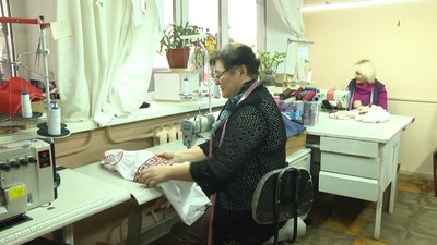 Жінки працюють над створенням театральних образів, січень 2026 року, Хмельницький Жінки працюють над створенням театральних образів, січень 2026 року, Хмельницький