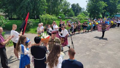 Захисник з Вишевицької громади на Житомирщині Артем Тищенко повернувся додому після трьох років полону Захисник з Вишевицької громади на Житомирщині Артем Тищенко повернувся додому після трьох років полону