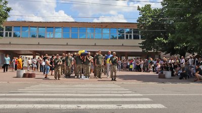 У трьох громадах Кіровоградщини попрощалися із загиблими на війні з РФ земляками У трьох громадах Кіровоградщини попрощалися із загиблими на війні з РФ земляками