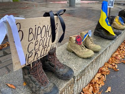 "Заради них стоїмо": у Черкасах відбулася акція на підтримку зниклих безвісти та полонених "Заради них стоїмо": у Черкасах відбулася акція на підтримку зниклих безвісти та полонених