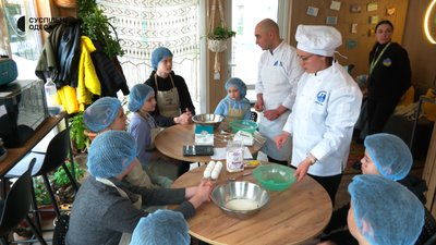 Кухар, тесляр, перукар: в Одесі діти та переселенці опановують професії