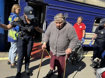 Одинадцятий евакуаційний потяг з Донеччини прибув на Рівненщину Одинадцятий евакуаційний потяг з Донеччини прибув на Рівненщину