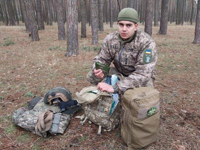 "Вибирали, кого будемо везти першим". Сумський медик – про роботу у військовій евакуаційній службі "Вибирали, кого будемо везти першим". Сумський медик – про роботу у військовій евакуаційній службі