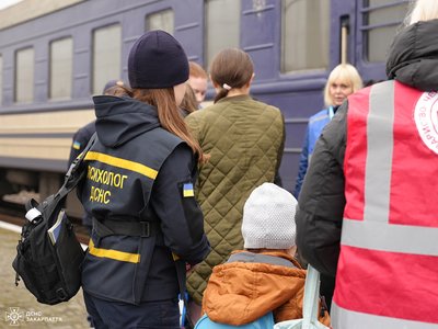 До Мукачева прибув евакуаційний потяг із Дніпропетровської області До Мукачева прибув евакуаційний потяг із Дніпропетровської області