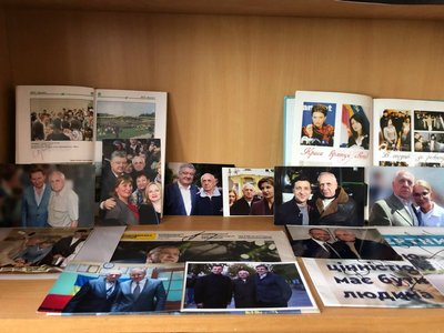 Житомирянин Олександр Кухарський зібрав близько тисячі автографів відомих людей Житомирянин Олександр Кухарський зібрав близько тисячі автографів відомих людей