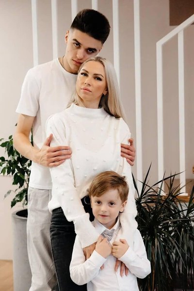 "Я пройшла тільки половину шляху": інтерв'ю з волинською артисткою Софією Матюшенко