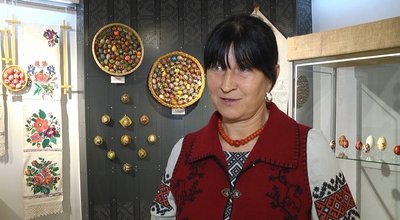 У Хмельницькому обласному краєзнавчому музеї триває виставка "Краса та гармонія української писанки" місцевої писанкарки Світлани Делікатної У Хмельницькому обласному краєзнавчому музеї триває виставка "Краса та гармонія української писанки" місцевої писанкарки Світлани Делікатної