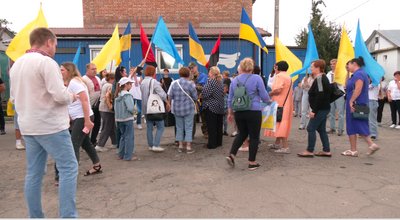 Звільненого з полону госпітальєра Юрія Яков'юка зустріли у селищі Клевань на Рівненщині