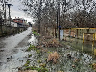 Біля житлових будинків в Одесі стався витік каналізації: коментар екоінспекції Біля житлових будинків в Одесі стався витік каналізації: коментар екоінспекції