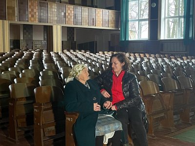 Каріна Бедковська, Ярослава Хархут, Озерянський будинок культури Каріна Бедковська, Ярослава Хархут, Озерянський будинок культури