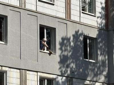 У Чугуєві внаслідок атаки дронів пошкоджені вікна у близько 300 квартирах