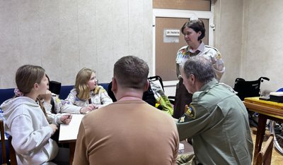 "Граємо у настільні ігри, сміємося": як "пластуни" Мукачева провідують захисників на лікуванні та реабілітації "Граємо у настільні ігри, сміємося": як "пластуни" Мукачева провідують захисників на лікуванні та реабілітації